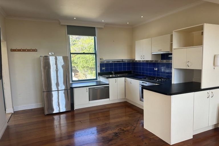 Photo of property in 98a Northland Road, Northland, Wellington, 6012