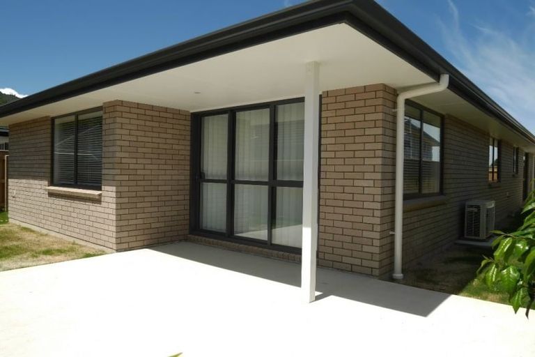 Photo of property in 25 Pohe Street, Waikanae, 5036