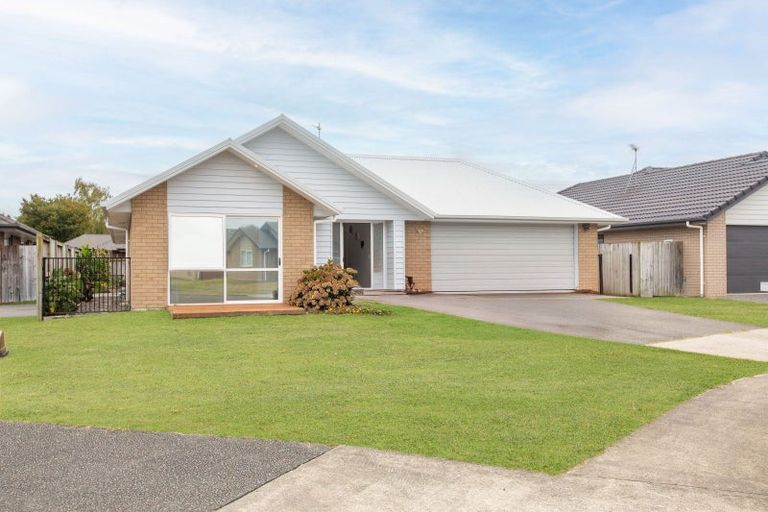 Photo of property in 17 Teatree Close, Huntington, Hamilton, 3210