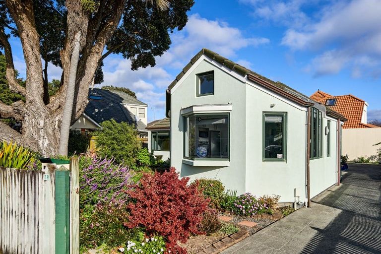Photo of property in 58 Laings Road, Hutt Central, Lower Hutt, 5010