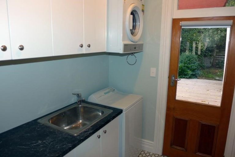 Photo of property in 5 Kowhai Road, Bluff Hill, Napier, 4110