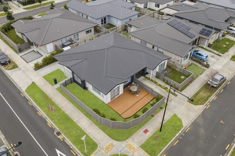 Photo of property in 21 Whareatua Avenue, Takanini, 2112