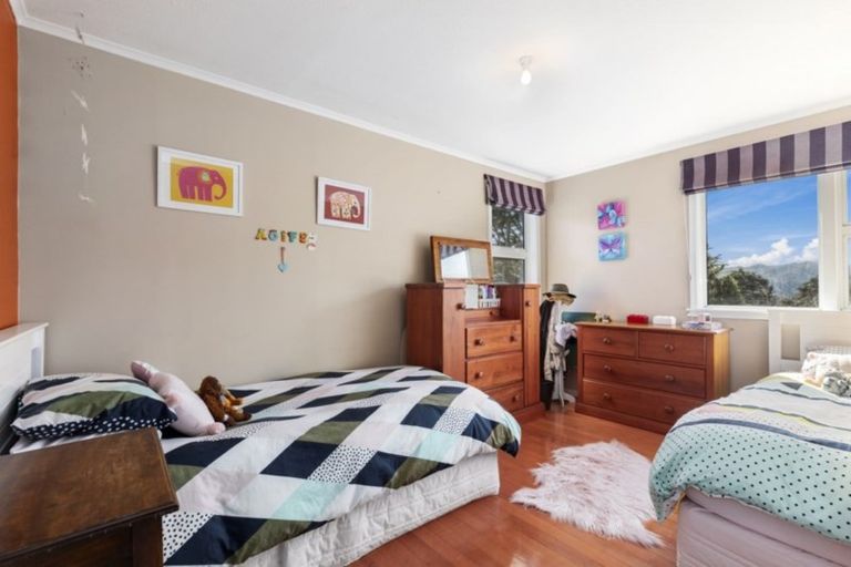 Photo of property in 13 Stratton Street, Normandale, Lower Hutt, 5010