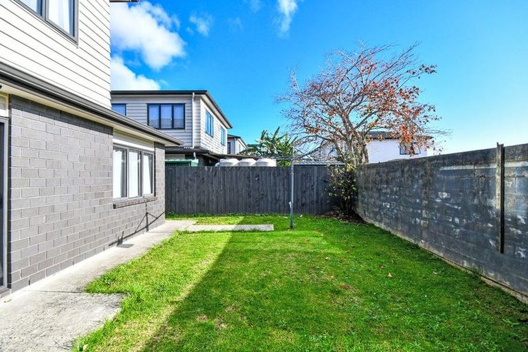 Photo of property in 5d Clendon Place, Manurewa, Auckland, 2102