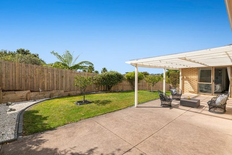 Photo of property in 6 Fulmar Way, Unsworth Heights, Auckland, 0632