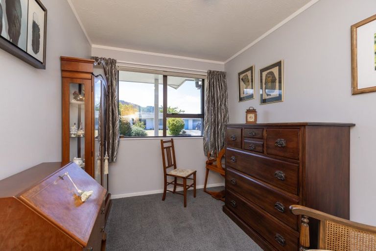 Photo of property in 2 Kanawa Street, Waikanae, 5036