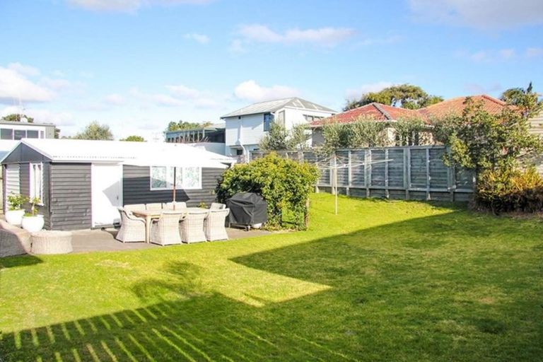 Photo of property in 18 Gordon Road, Mount Maunganui, 3116