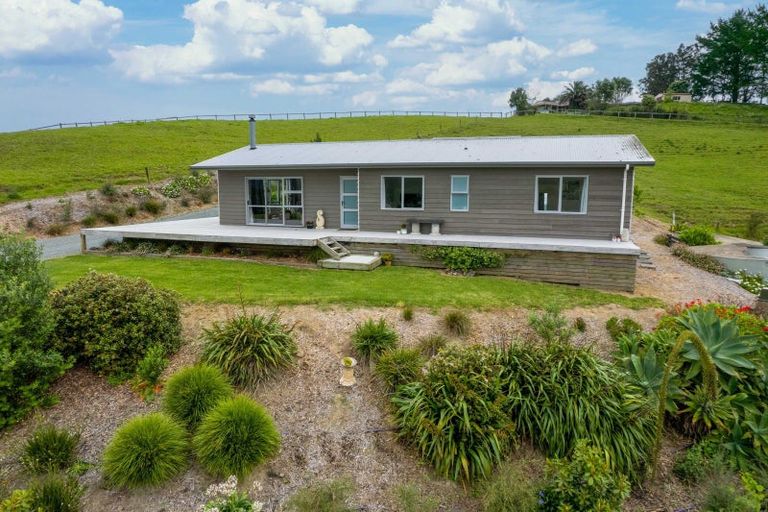 Photo of property in 571 Shoemaker Road, Waipu, 0582