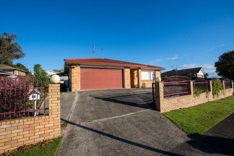Photo of property in 63 Castlefinn Drive, Weymouth, Auckland, 2103