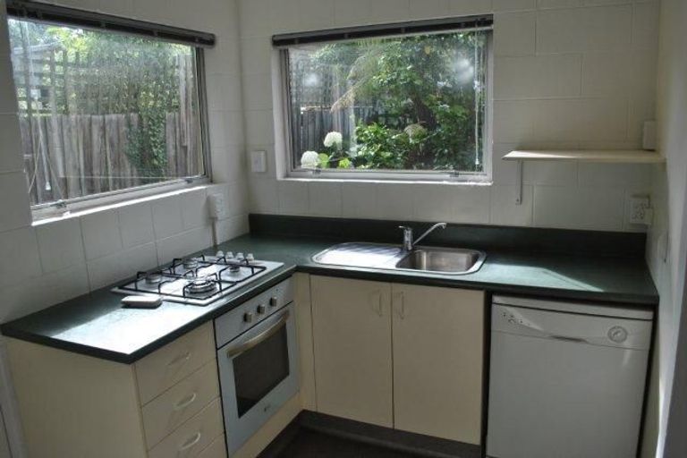 Photo of property in 4/34 Holly Road, St Albans, Christchurch, 8014