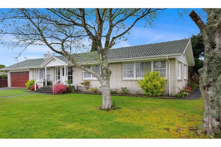 Photo of property in 1 Totaravale Street, Pukehangi, Rotorua, 3015
