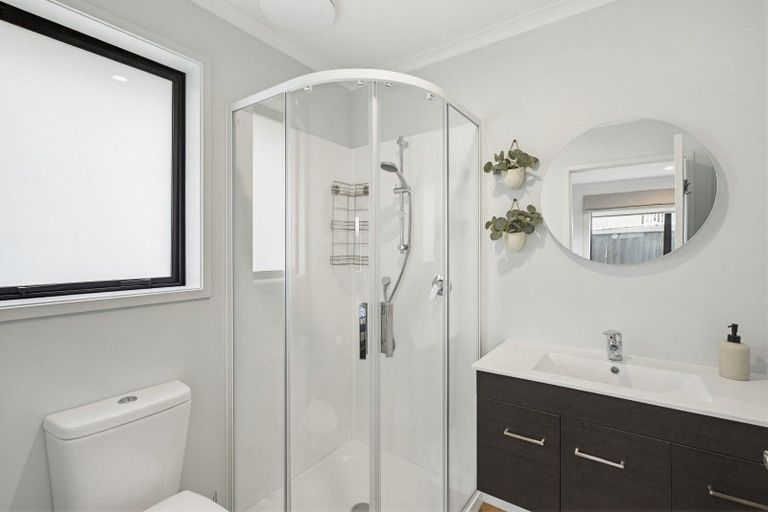 Photo of property in 33 Kawiu Road, Levin, 5510
