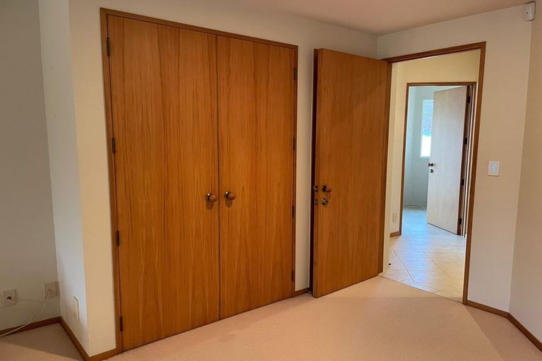 Photo of property in 1/3 Portal Place, Murrays Bay, Auckland, 0630