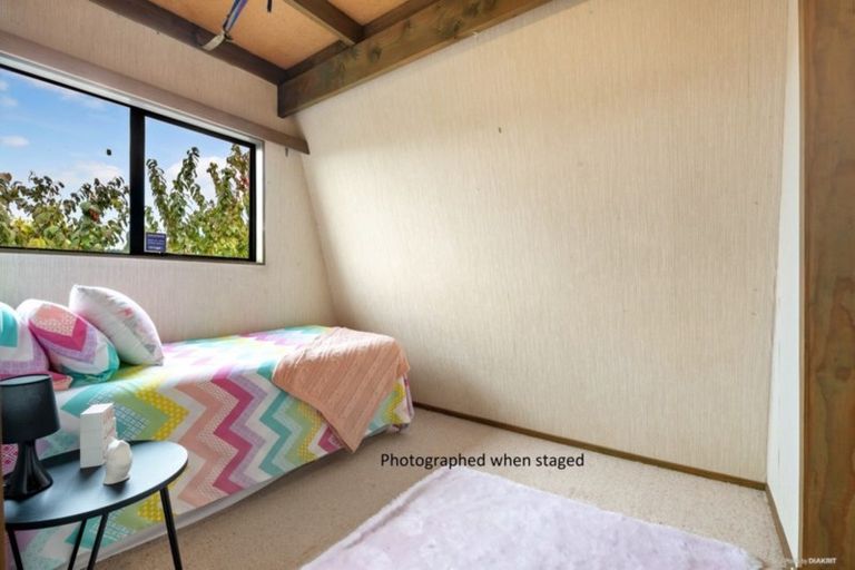 Photo of property in 32 Stillwater Crescent, Stillwater, Silverdale, 0993