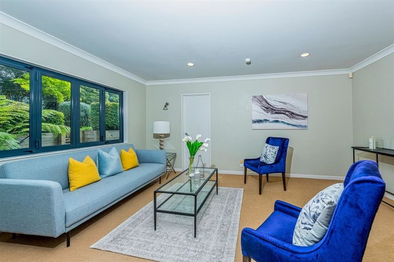 Photo of property in 25 Hogarth Rise, West Harbour, Auckland, 0618