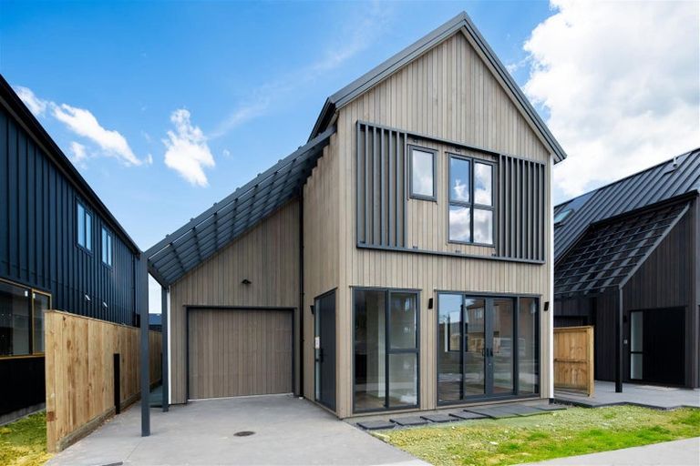 Photo of property in 8 Coopworth Street, Karaka, 2580