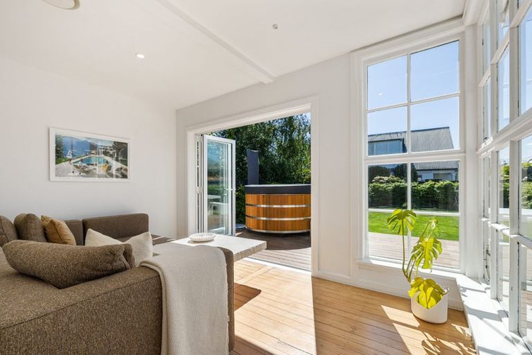 Photo of property in 5 Aikmans Road, Merivale, Christchurch, 8014