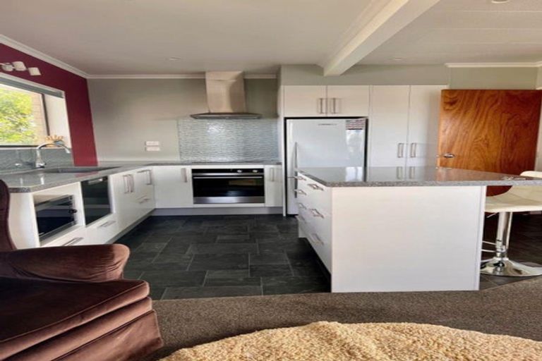 Photo of property in 343 Devon Street West, New Plymouth, 4310