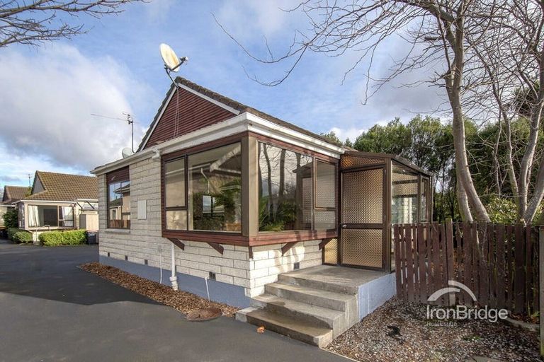 Photo of property in 1/92 North Avon Road, Richmond, Christchurch, 8013