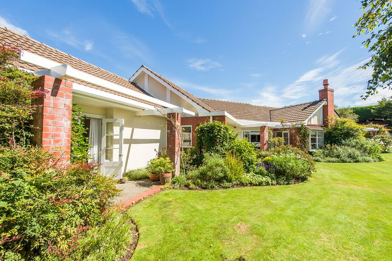 Photo of property in 26 Montgomery Terrace, Hokowhitu, Palmerston North, 4410