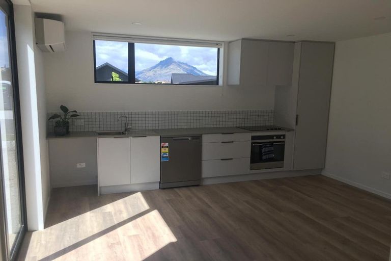 Photo of property in 22 Corriedale Road, Jacks Point, 9371