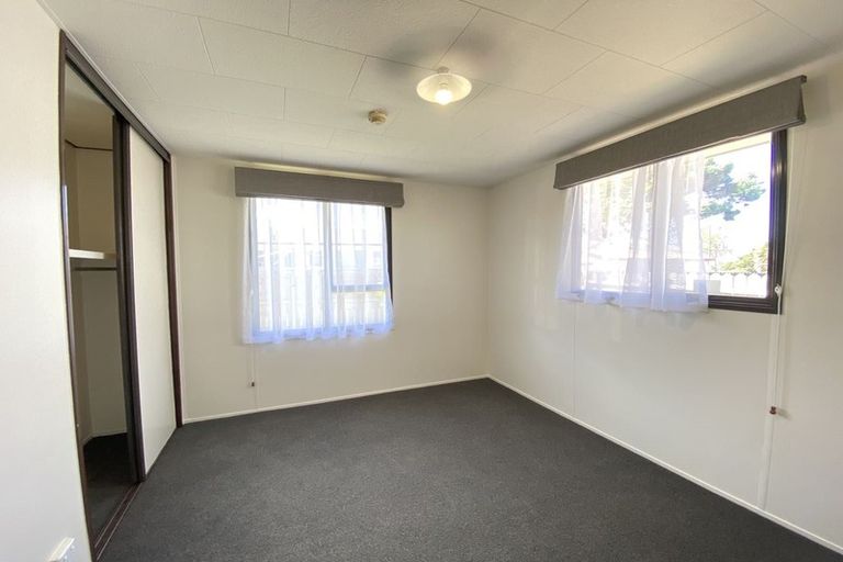 Photo of property in 2/452 Swanson Road, Ranui, Auckland, 0612