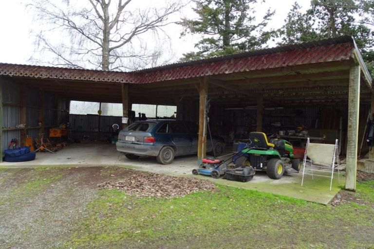 Photo of property in 953 Dipton Mossburn Road, Castle Downs, Dipton, 9791