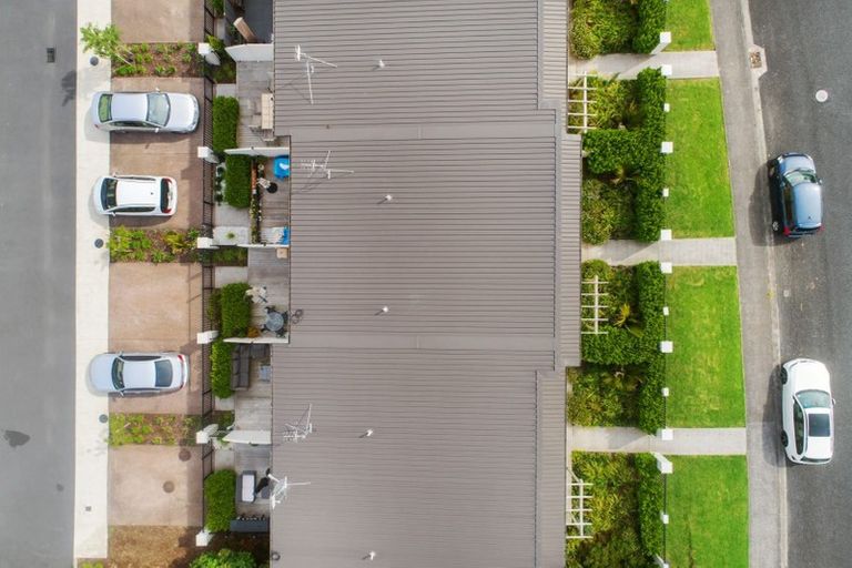 Photo of property in 33/11 Ray Small Drive, Papakura, 2110