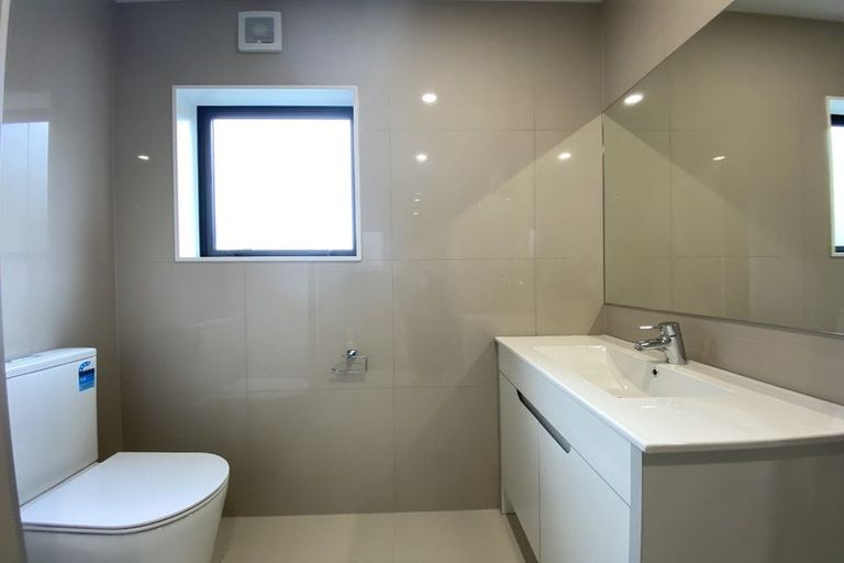 Photo of property in 16b Cardiff Road, Pakuranga, Auckland, 2010