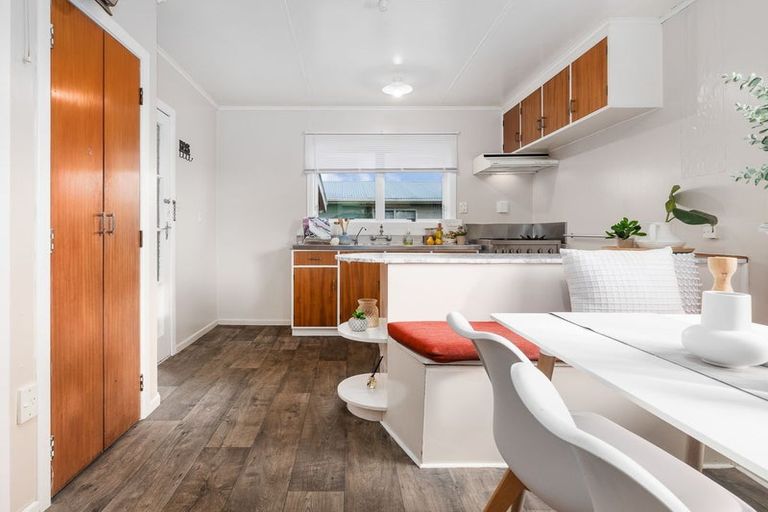 Photo of property in 52a Winchester Street, Levin, 5510