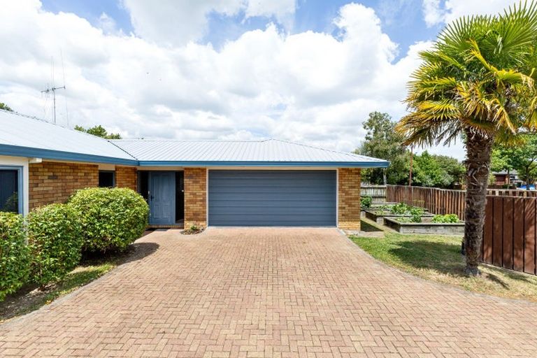 Photo of property in 22 Bouverie Crescent, Flagstaff, Hamilton, 3210