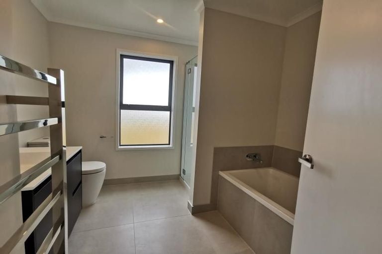 Photo of property in 73 Manarini Road, Westgate, Auckland, 0614