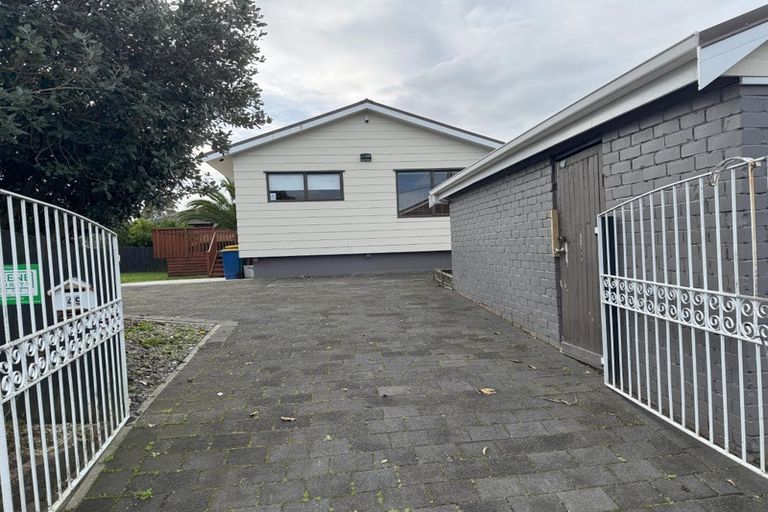 Photo of property in 49 Norcross Avenue, Henderson, Auckland, 0612
