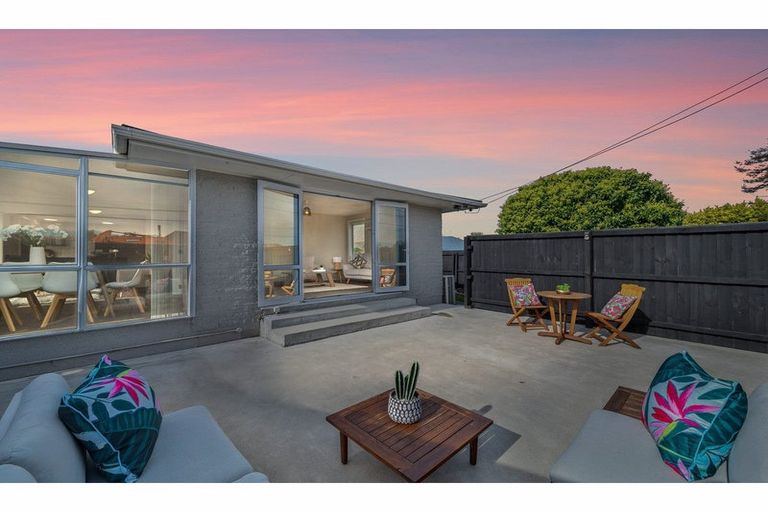 Photo of property in 90 Hargood Street, Woolston, Christchurch, 8062