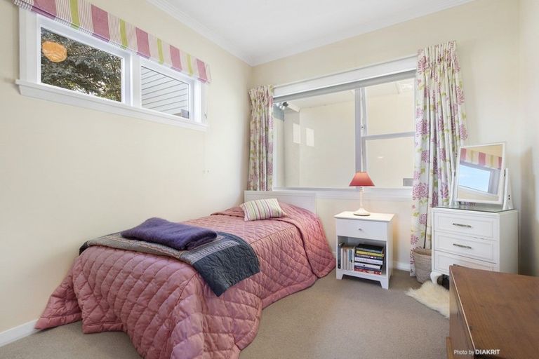 Photo of property in 47 Harbour View Road, Northland, Wellington, 6012