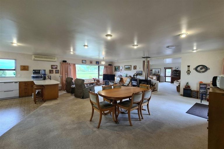 Photo of property in 100 Freyberg Avenue, Tamatea, Napier, 4112