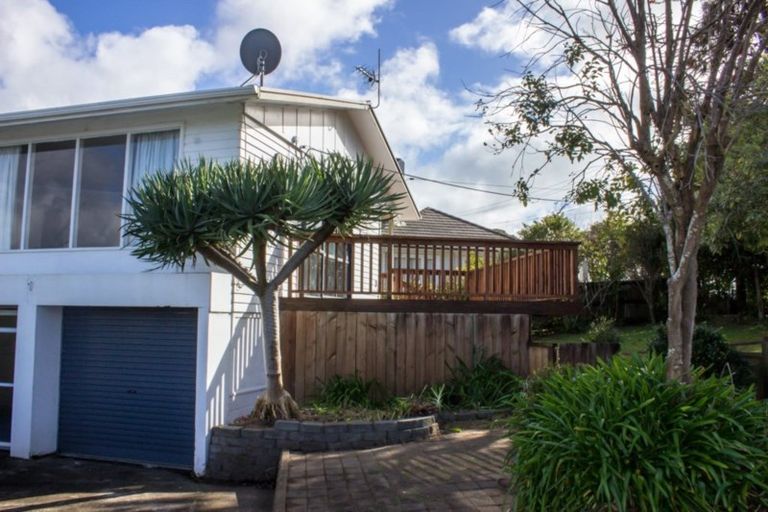 Photo of property in 204 East Coast Road, Forrest Hill, Auckland, 0620