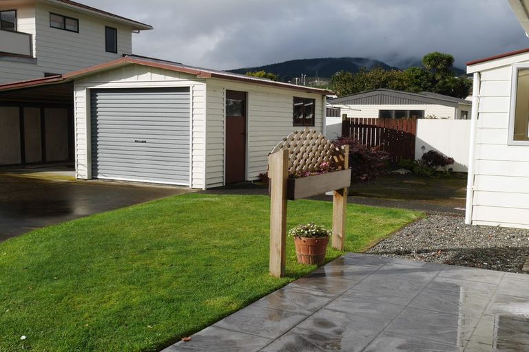 Photo of property in 17 Manawa Avenue, Raumati Beach, Paraparaumu, 5032