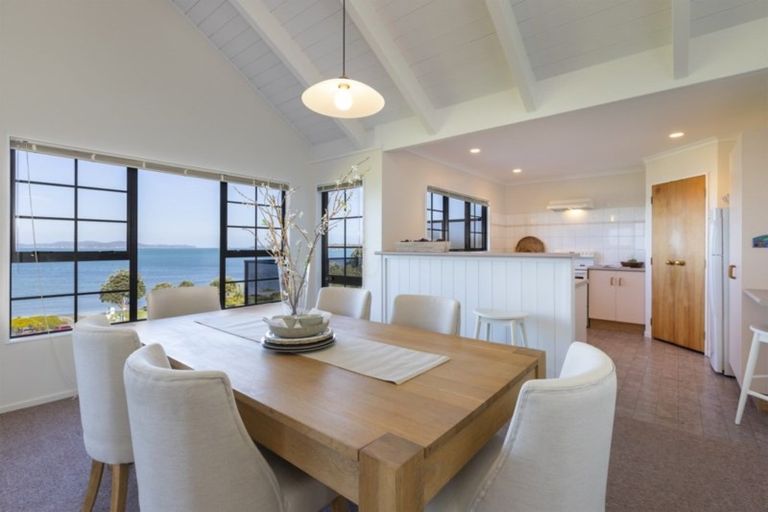 Photo of property in 28 Kahurangi Place, Snells Beach, 0920