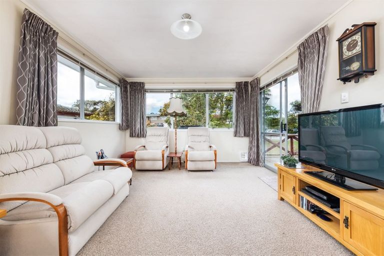 Photo of property in 47 Oreil Avenue, West Harbour, Auckland, 0618