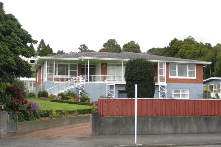 Photo of property in 12 Gilbert Street, New Plymouth, 4310
