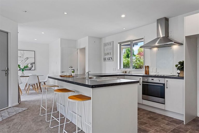 Photo of property in 2/28 Ottawa Road, Wainoni, Christchurch, 8061