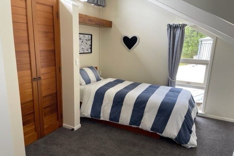 Photo of property in 8 Dalmeny Close, Murrays Bay, Auckland, 0630