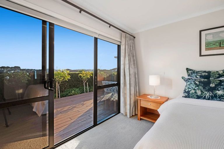Photo of property in 14 Seamount Drive, Red Beach, 0932