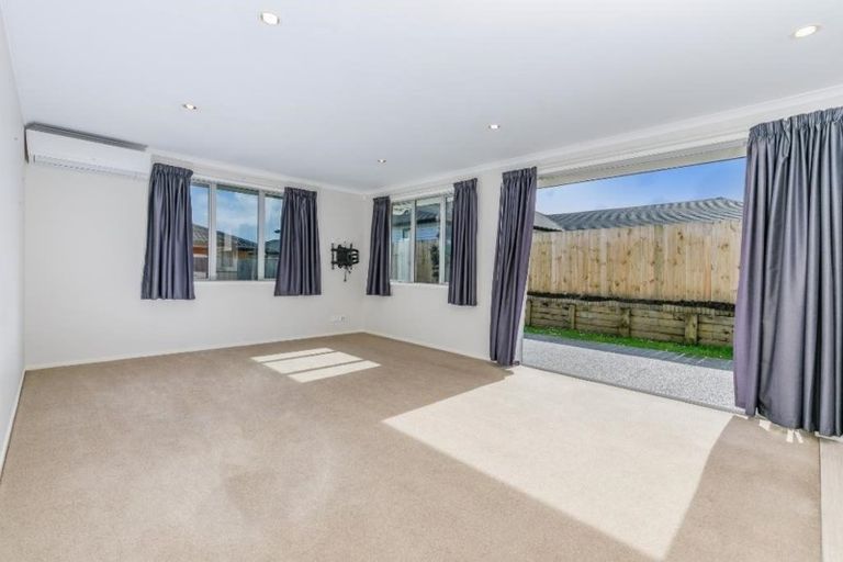 Photo of property in 15 Karika Place, Massey, Auckland, 0614
