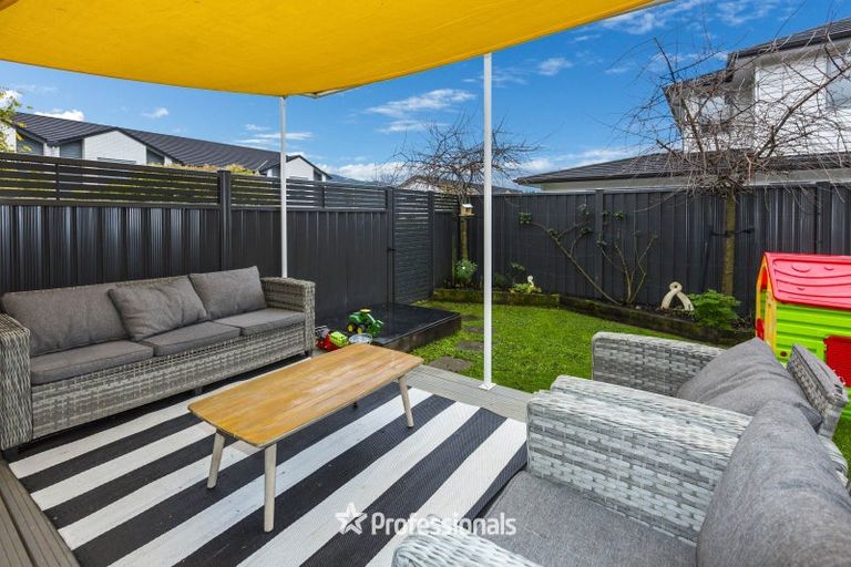 Photo of property in 1 Somerby Mews, Silverstream, Upper Hutt, 5019