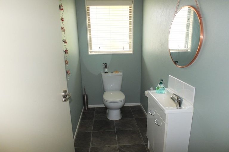 Photo of property in 10 Seabury Avenue, Foxton Beach, Foxton, 4815