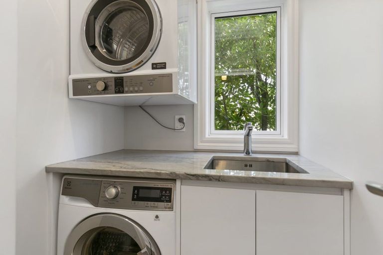 Photo of property in 61a Cashmere Avenue, Khandallah, Wellington, 6035