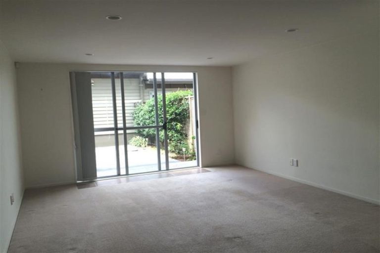 Photo of property in 13/1 Gracechurch Drive, Flat Bush, Auckland, 2016