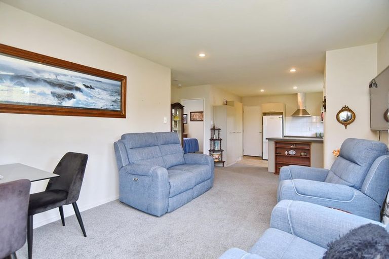 Photo of property in 14 Fulham Street, Islington, Christchurch, 8042